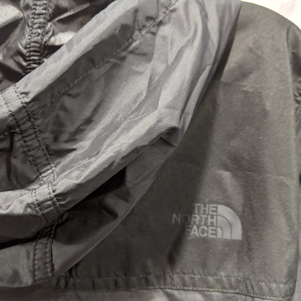 The North Face Women's Girl on The Go Trench Coat - Picture 7 of 7